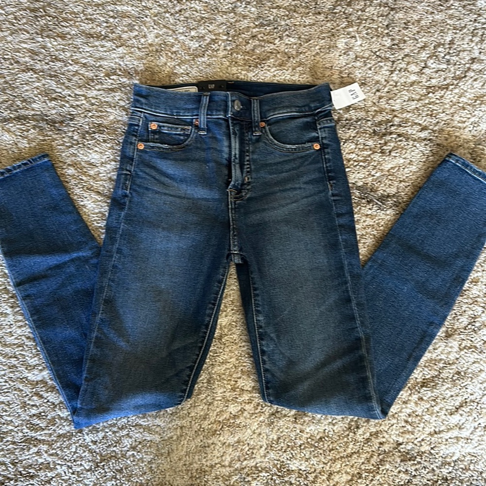 GAP TRUE SKINNY HIGHRISE JEANS 24